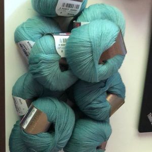 Filatura di Crosa Nirvana superwask mercerized extrafine merino wool yarn